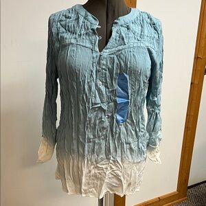 Bandolino Blue and White Crinkle Blouse